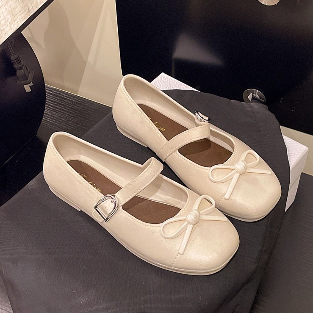 Sandal Mutiara dengan Hiasan P - Sandals ulasan dan harga