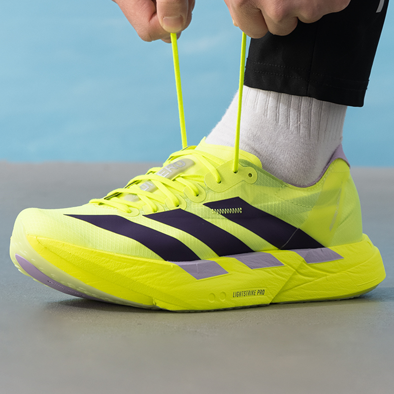 Sepatu Pria Adidas, Sepatu Lar - Lightweight Road Running Shoes ulasan dan harga
